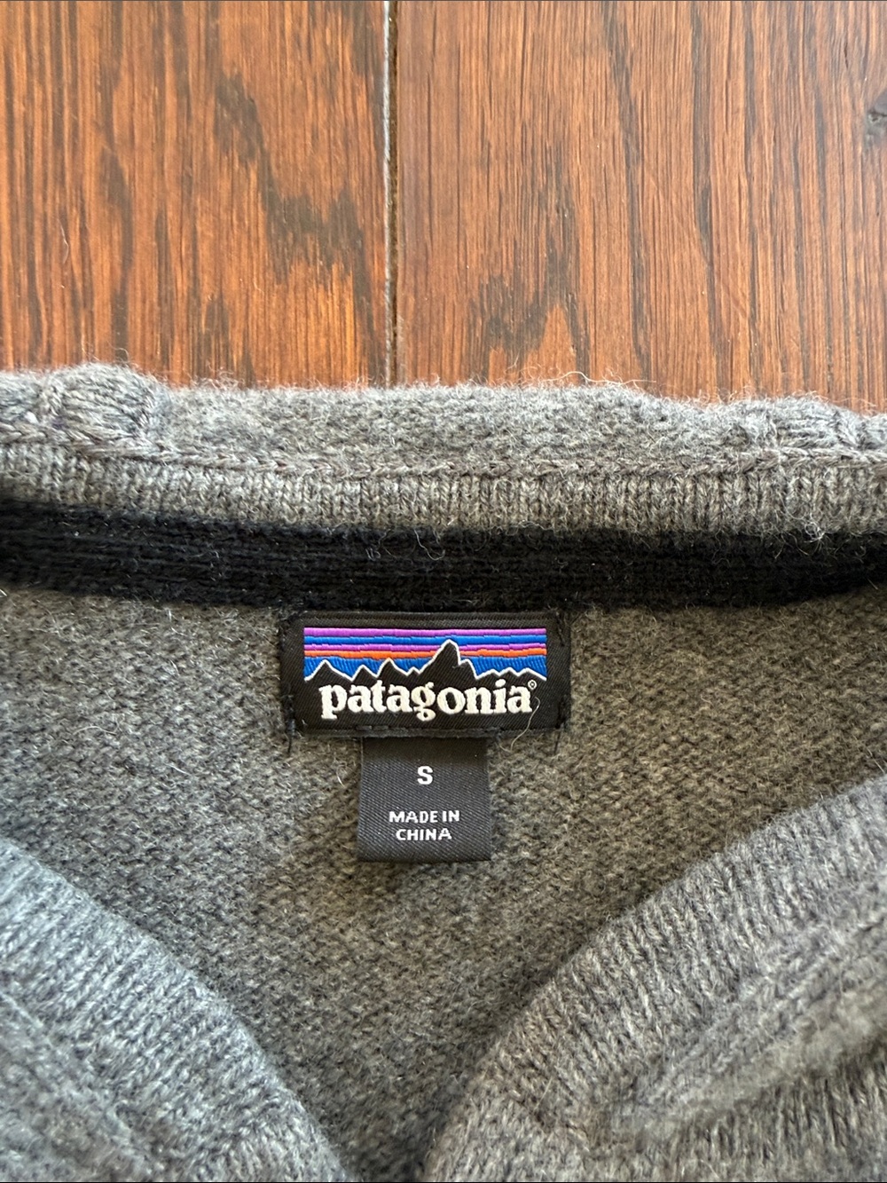 Patagonia Cashmere Gray Zip-Up Hooded Sweater - Picture 2 of 8